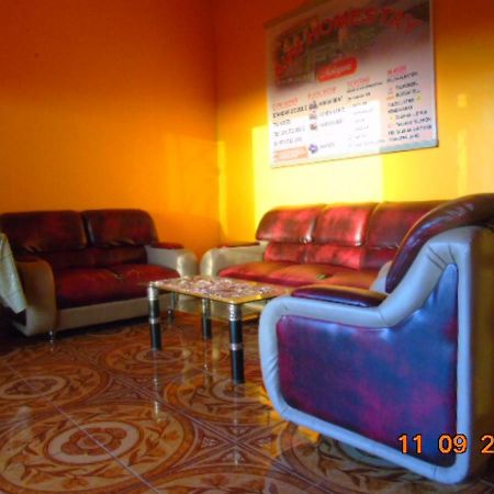 Aini Home Stay Тернате Экстерьер фото