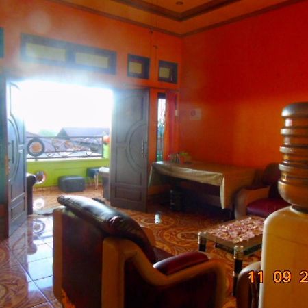 Aini Home Stay Тернате Экстерьер фото