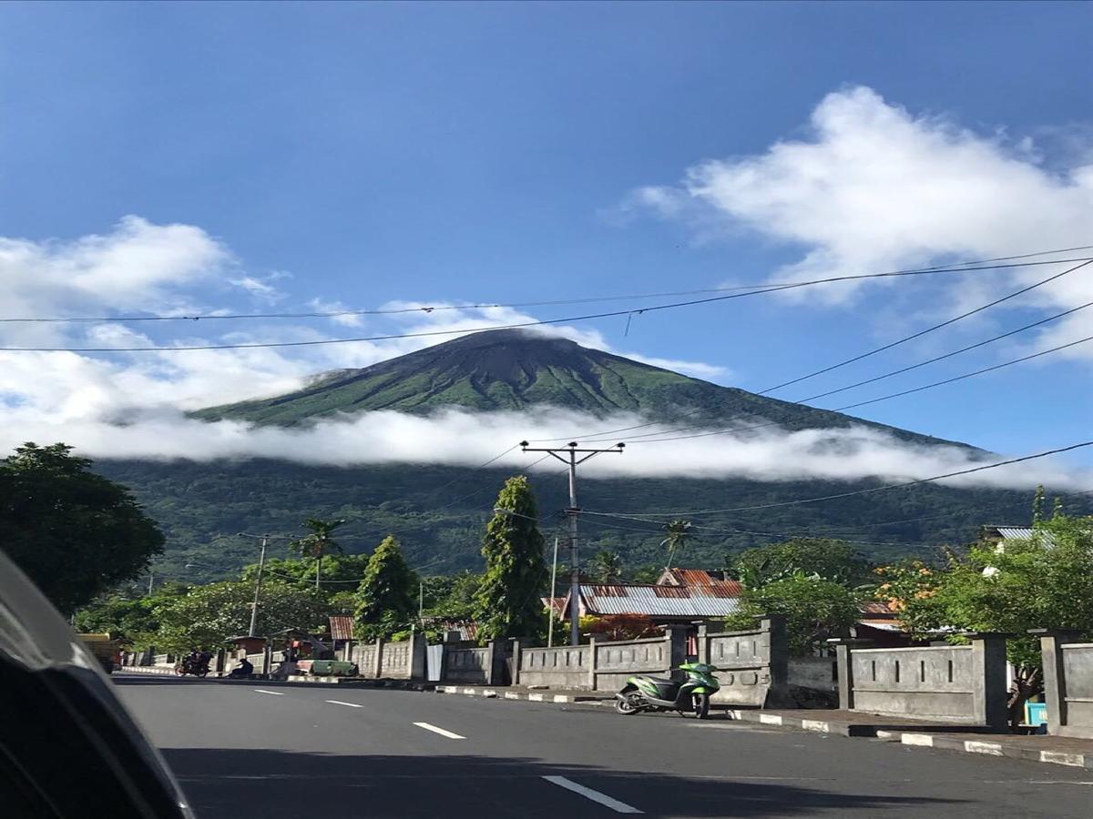 Aini Home Stay Тернате Экстерьер фото