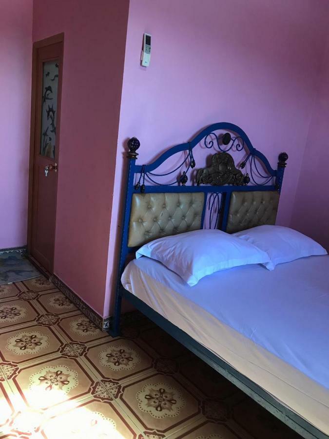 Aini Home Stay Тернате Экстерьер фото