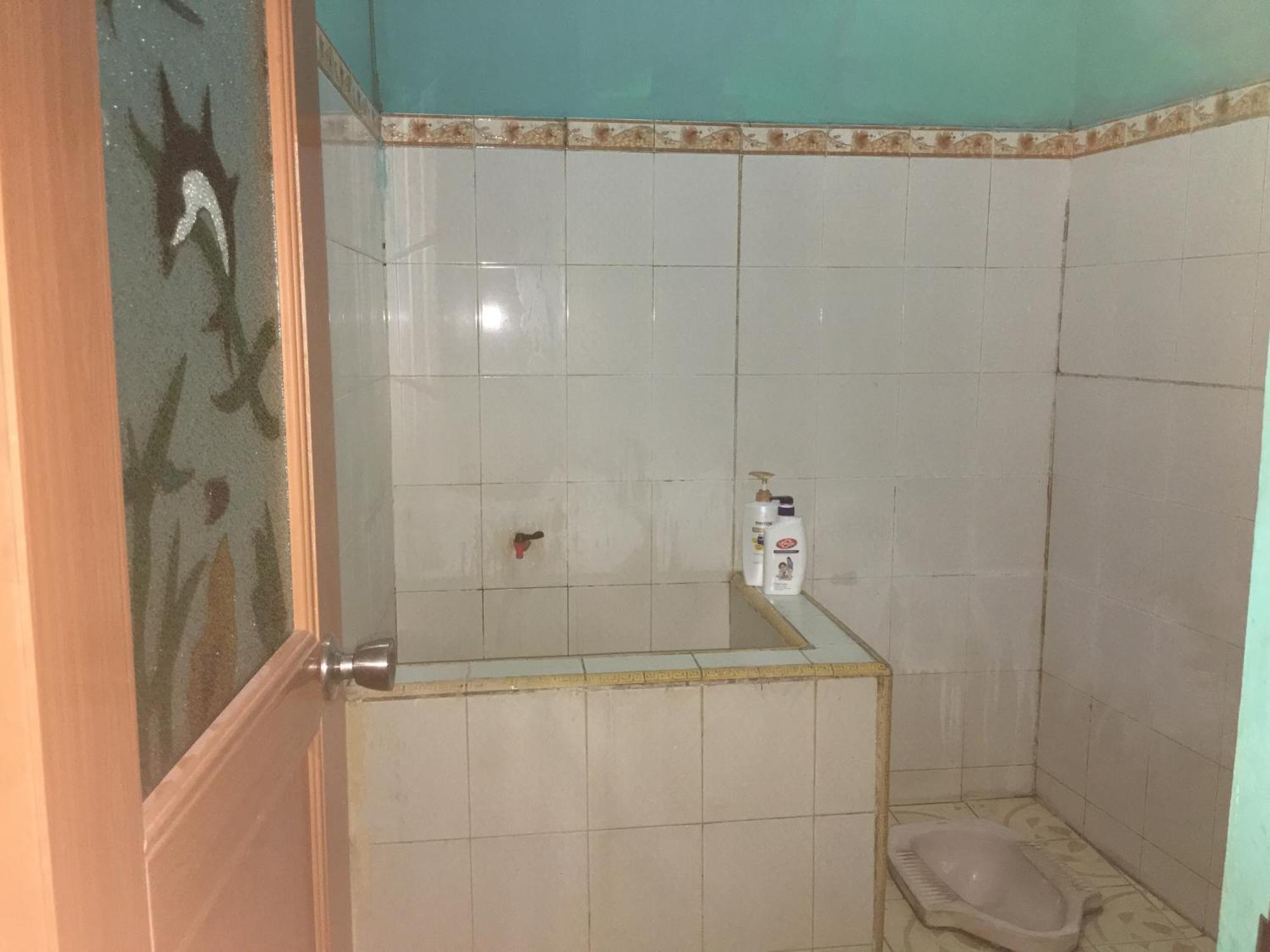 Aini Home Stay Тернате Экстерьер фото